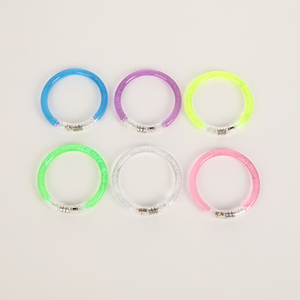Nouveautés Bracelets lumineux LED en acrylique multicolores faits à la <span class=keywords><strong>main</strong></span> pour événements et fêtes, avec module LED clignotant - Product Image 1