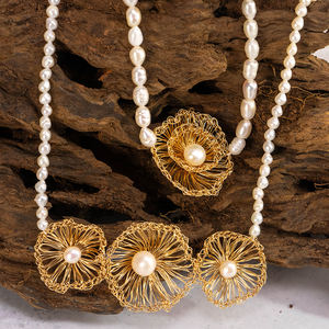 Collar de Perlas Naturales de Agua Dulce con Cadena de Hojas Envueltas en Metal Plateado, Joyería de Lujo Coreana para Unisex, Regalo de Moda para Fiestas - Product Image 2