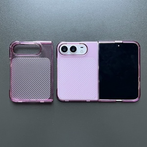 Étui de téléphone en PC dur à haute transparence avec texture en fibre de carbone pour iPhone DUO 18 Fold - Product Image 5