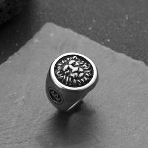 Anillo de Acero Inoxidable Chapado en Oro Real con Diseño de Cruz, Estilo Hip Hop para Hombre, Acabado Vintage Antiguo, Joyería Grabada Resistente al Deslustre - Product Image 5