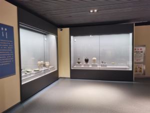 Vetrine Espositive da Pavimento <span class=keywords><strong>in</strong></span> Metallo per Musei, Vetrine di Lusso Personalizzate per Arte e Reliquie Culturali - Product Image 5