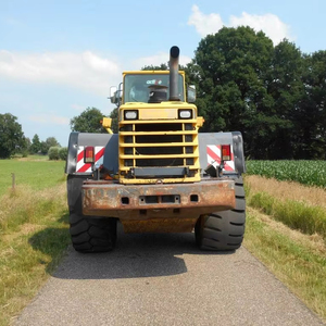 Chargeuse frontale Komatsu WA470-3 en bon état, série Wa380/Wa320, pompes hydrauliques MOOG, capacité de charge nominale de 15 tonnes, à vendre - Product Image 1