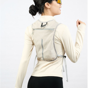 Gilet réfléchissant de course en plein air avec fermeture à boucle et doublure en maille, sac à dos d'hydratation léger pour la course sur sentier, unisexe - Product Image 3