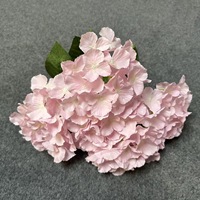 Künstliche 5-Köpfige Französische Rosen Rote Seidenblumen für Valentinstag & Muttertag - Handgefertigte Hochzeitsdekoration