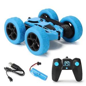 2.4g रिमोट कंट्रोल डबल, पक्षीय आर सी कार खिलौना 360 डिग्री रोलिंग स्टंट कार प्रकाश रिमोट कंट्रोल के साथ कार/