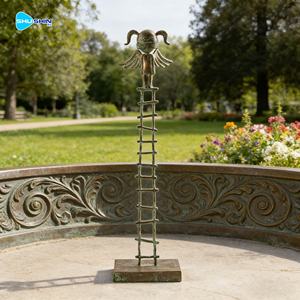 Escultura de Bronce Personalizada de un Bombero con Escalera, Estatua de Arte Público para Exteriores, Fundición con Acabado Antiguo - Product Image 4