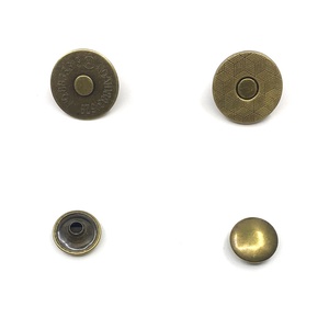 Botón Magnético Redondo de Metal con Logotipo Grabado en Patrón de Diamantes, Estilo Clásico de 18 mm para Chaquetas y Bolsos - Product Image 2