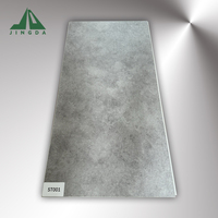Nouveau design 2026 – Planche de vinyle SPC à clipser, naturelle, 5 mm, insonorisée, antidérapante, résistante à l'eau, installation facile DIY, pour bureaux commerciaux (piso SPC)