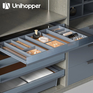 Organisateur de bijoux à tiroirs LED Cooper 600 mm en aluminium avec rails coulissants et paniers à niveaux pour le rangement des bijoux - Product Image 3