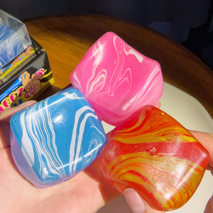 Jouet à presser en silicone en forme de cube d'eau à motif fluide de maltose, petit jouet amusant pour enfants, outil anti-stress pour employés de bureau - Product Image 2