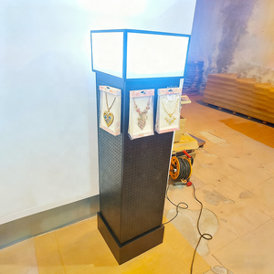 Mingtang Metal Pegbaord Pendientes Estante Mesa giratoria Exhibición con caja <span class=keywords><strong>Led</strong></span> y ganchos - Product Image 1