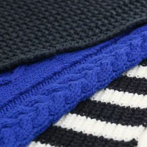 Filato voluminoso in misto cotone e acrilico 16S/2 tinto, morbido, spesso e caldo per maglieria per bambini e capi invernali pesanti. - Product Image 4