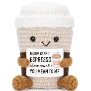 Muñeco de Ganchillo Hecho a Mano al por Mayor, con Diseño de Patata, Pepinillo y Taza de Café, para Apoyo Emocional, Inspiración y Decoración del Hogar, Regalo - Product Image 1