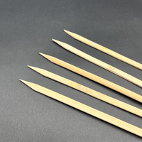 Brochettes plates jetables en bambou durables et écologiques de haute qualité 20/25/30/35 cm pour la cuisson en extérieur – Bio et sur mesure