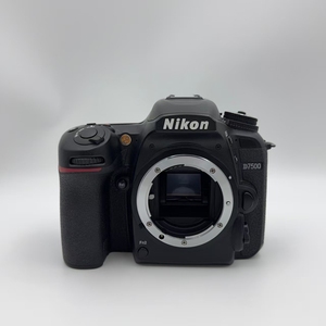 กล้อง Nikon <span class=keywords><strong>D7500</strong></span> DSLR มือสองของแท้ ขายส่ง ความละเอียด 20.9MP ถ่ายวิดีโอ 4K UHD 8fps SnapBridge Bluetooth คุณภาพพรีเมียม สำหรับขายต่อ - Product Image 1