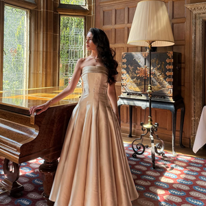 स्ट्रैपलेस सैटिन सोने की बेडेड बॉडी बॉडी बॉडी फ्लेयर्ड फ्लोर लंबाई सुरुचिपूर्ण औपचारिक महिला शाम की गेंद पोशाक - Product Image 4