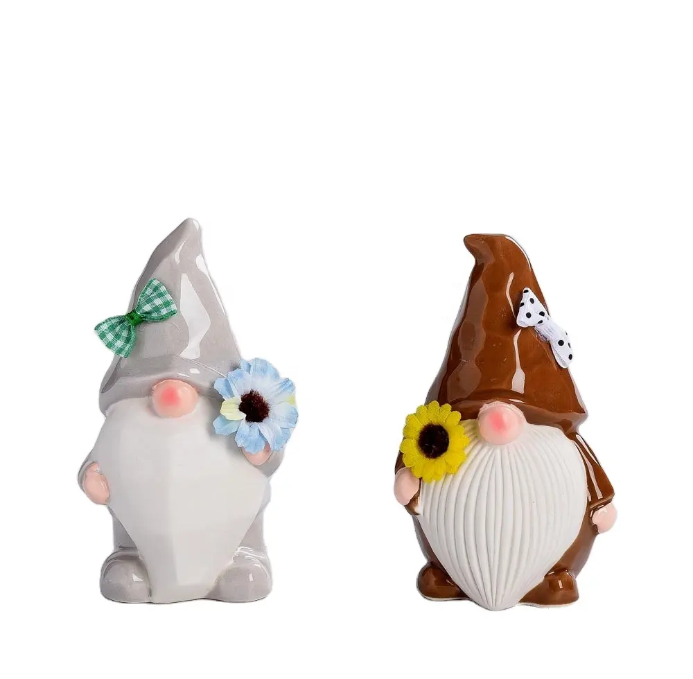 Handgemaakte Keramische Gnome Met Bloemen Decoratie