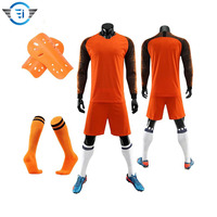 Maillot de football personnalisé de haute qualité coupe ajustée chemises ensemble complet uniformes de football pour adultes vente en gros impression par sublimation de haute qualité