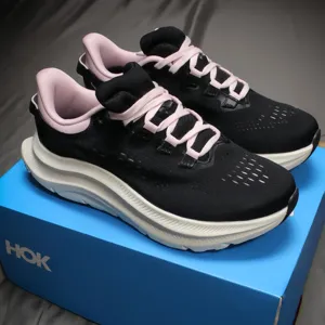 Chaussures de course légères et amorties pour hommes et femmes, chaussures de sport respirantes HOKAS pour les routes en plein air, chaussures de créateurs de luxe - Product Image 4