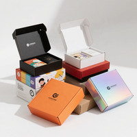 Petites boîtes d'emballage en carton ondulé recyclable noir pour l'envoi de chaussures et de vêtements, avec impression personnalisée