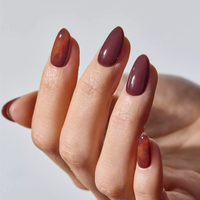 Faux ongles en gel durci à presser, forme ovale moyenne, dégradé écaille de tortue ambrée, finition naturelle, effet lumineux