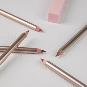 <span class=keywords><strong>Crayon</strong></span> à lèvres en bois MLM personnalisé, naturel, végétalien, sans cruauté, fini mat doré, facile à appliquer, longue tenue, waterproof - Product Image 2