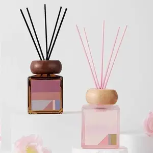 Customized New 200ml Home Fragrance Oil Reed Sticks Reed Diffuser Glass Bottle With Wooden Lid