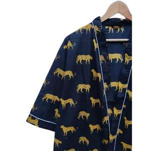 Kimono de Algodón Suave Azul de Talla Grande de Alta Calidad, Ropa de Estar con Estampado Floral Hecho a Mano, Disponible a Precio de Mayoreo - Product Image 2