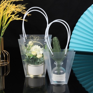 Sacs d'emballage pour fleurs et cadeaux en PP transparents personnalisés, à fond carré, imperméables, avec poignée longue - Product Image 2