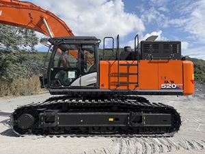 Excavatrice lourde de 49 tonnes ZX520LCH en bon état de fonctionnement en stock - Product Image 3