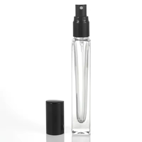 Bouchon en aluminium de bouteille en verre de forme carrée portable de 10ml 15ml avec atomiseur pour bouteilles de pulvérisation de brume fine de parfum