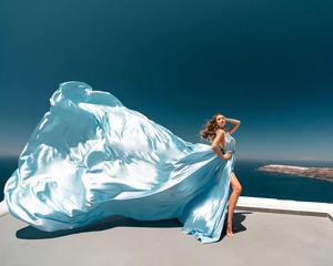 Vestido Largo Asimétrico de Satén Azul Claro Premium, Estilo Santorini, Grecia, Arquitectura Blanqueada del Mar Egeo, para Viajes - Product Image 6