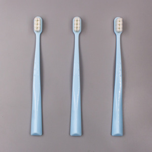 Adult Toothbrush Soft Bristle Nylon 14.54g Home Use For Gums Protection - Product Image 1