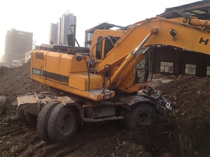 Excavadora Usada de Segunda Mano, Maquinaria para Movimiento de Tierras HYUNDAI 200W-7 en Venta - Product Image 3