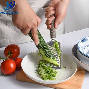 Râpe à Concombre Plate en Acier Inoxydable Manuelle pour Cuisine Domestique avec Poignée en Silicone Antidérapante pour Fruits et Légumes - Product Image 5