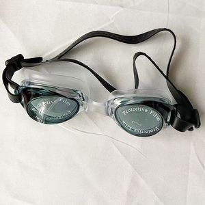 Gafas de Natación para Niños con Lentes de PC Antivaho, Ajustables, Estilo de Competición, Duraderas para Piscina y Parque Acuático - Product Image 4