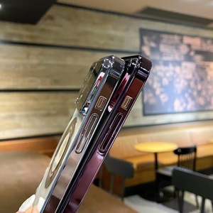 <span class=keywords><strong>2023</strong></span> magnétique TikTop Offre Spéciale grande fenêtre Transparent sans fil charge étui de téléphone pour <span class=keywords><strong>iPhone</strong></span> <span class=keywords><strong>12</strong></span> 13 14 15 acrylique coque de téléphone - Product Image 3