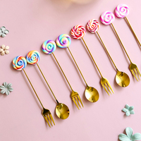 Ensemble de cuillères et fourchettes à thé et à café en acier inoxydable coloré et mignon pour les fêtes et les cadeaux