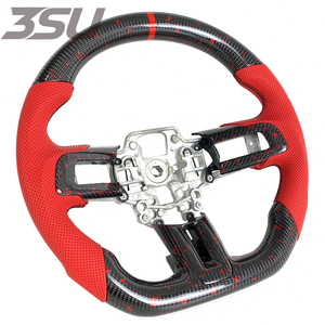 พวงมาลัยรถยนต์หนังแท้คาร์บอนไฟเบอร์แบบกำหนดเองสำหรับฟอร์ด มัสแตง จีที รุ่นปี 2018-2023 - Product Image 2