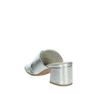 Marco Tozzi Pantoufle à talons pour femme 2-27206-42 Mules argentées à bout carré et talon carré - Product Image 2