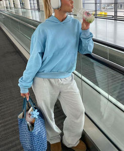 Sweat-shirt pour femme de haute qualité avec logo personnalisé, couleur unie bleu ciel, col et ourlet côtelés - Product Image 1