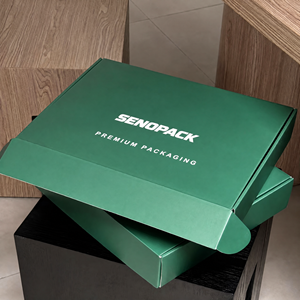 Scatole Personalizzate per Imballaggio Abbigliamento, Scatole di Spedizione Verdi in Cartone Ondulato, Scatole Pieghevoli in Carta per Imballaggio Vestiti - Product Image 1