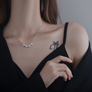 Collier tendance à quatre cœurs géométriques, plaqué or 18 carats, en acier inoxydable, avec zircon et trèfle à quatre feuilles, vente chaude - Product Image 3