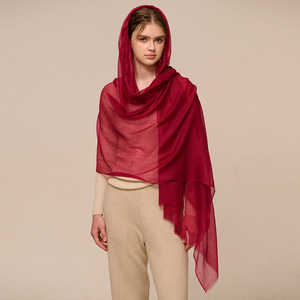 <span class=keywords><strong>Sciarpa</strong></span>/Stola in <span class=keywords><strong>Cashmere</strong></span> Pettinato 100% all'Ingrosso, Sciarpe da <span class=keywords><strong>Donna</strong></span> di Lusso Leggere e alla Moda, 230 x 100 cm - Vendita Calda - Product Image 5