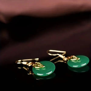 Pendientes colgantes de piedra verde con hoja dorada para mujer, joyería de moda estilo bohemio, pendientes redondos de Jade chapados en oro de aleación - Product Image 5
