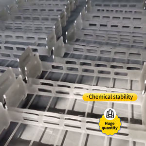 Barco de oblea de vidrio de cuarzo personalizado para transportar la oblea de silicio solar semiconductor fotovoltaico en el horno de difusión - Product Image 2