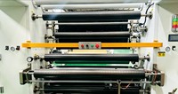 Machine de laminage électrique automatique trois-en-un à grande vitesse sans solvant pour films plastiques PET CPP et produits chimiques