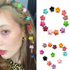 กิ๊บติดผมลายดอกไม้สีลูกกวาดสไตล์เกาหลีของฮยอน่า สวยสีสันสดใสเหมาะสำหรับติดผมหน้าม้า ถ่ายลงอินสตาแกรมได้ - Product Image 1