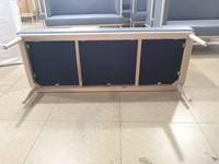 Sièges et dossiers rembourrés de haute qualité avec structure en bois massif, banquette en rotin pour la salle à manger des restaurants et des hôtels