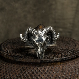 Bague vintage en forme de crâne de chèvre noir pour homme, style démon sombre, bijou zodiacal animal, accessoire cadeau - Product Image 3